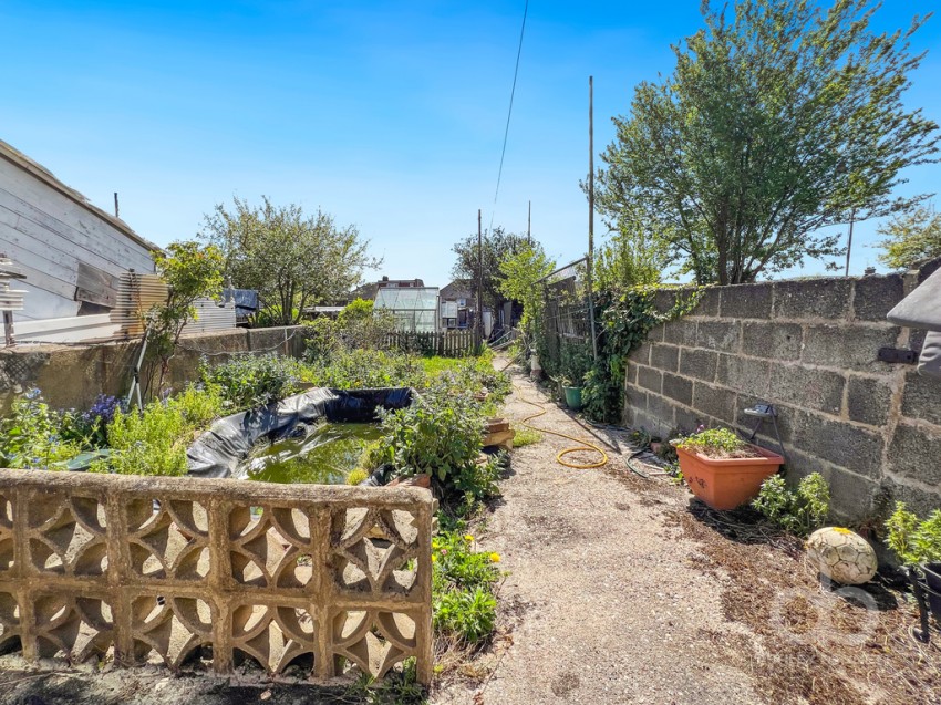 Images for Palmerston Road, Grays, Essex, RM20 4YR