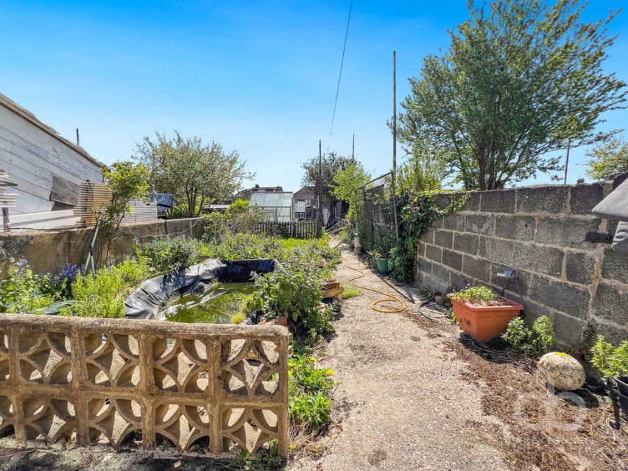 Images for Palmerston Road, Grays, Essex, RM20 4YR