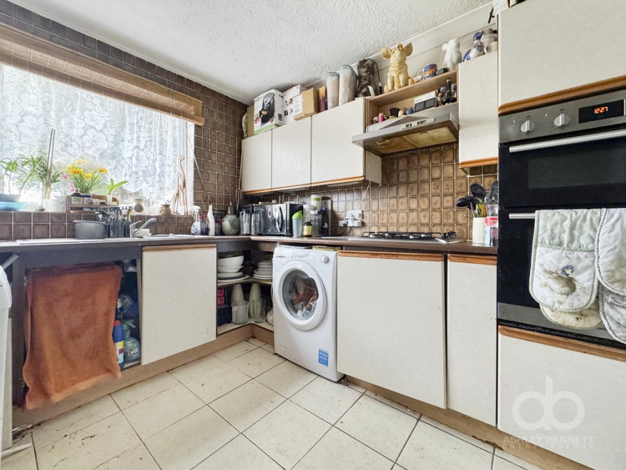 Images for Beechcroft Avenue, Linford, Stanford-le-Hope, SS17 0RE