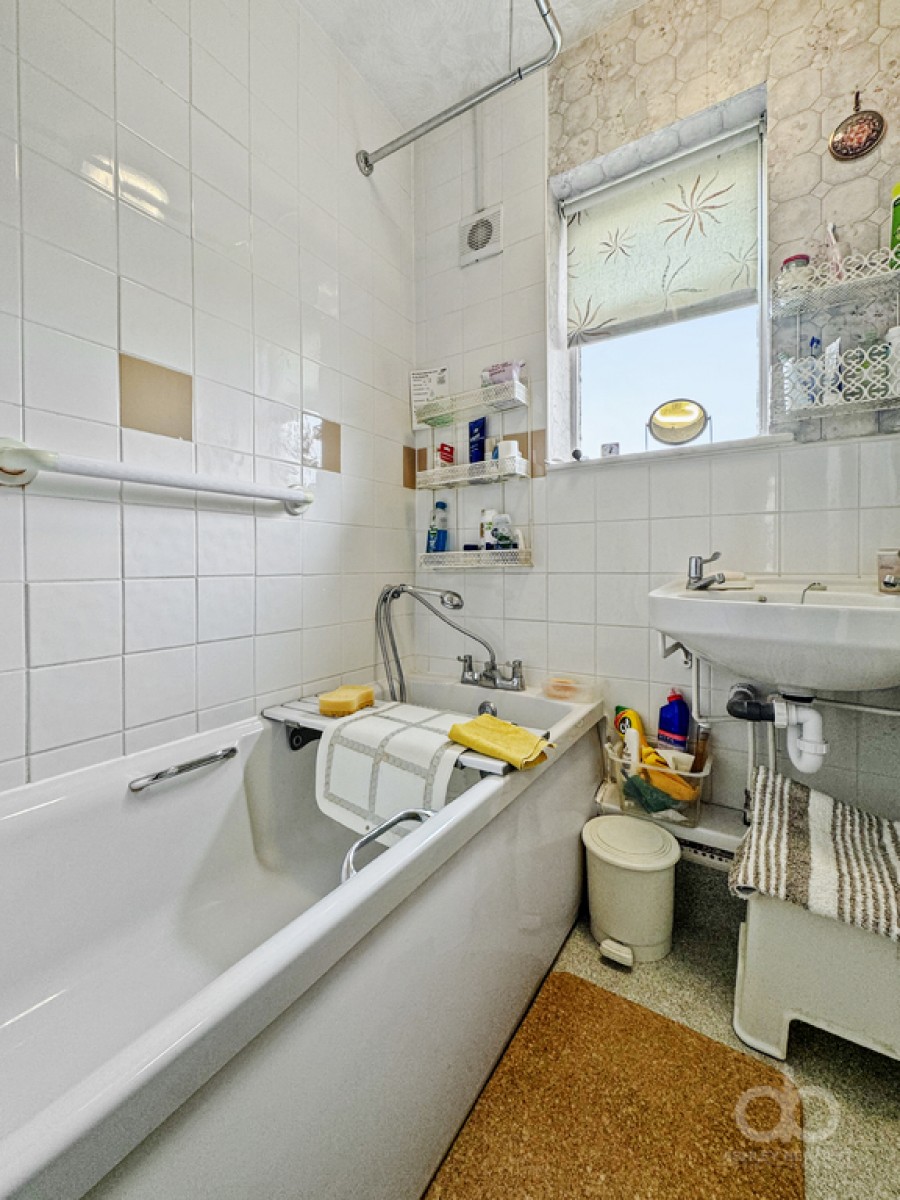 Images for Overcliff Road, Grays, RM17 6AJ