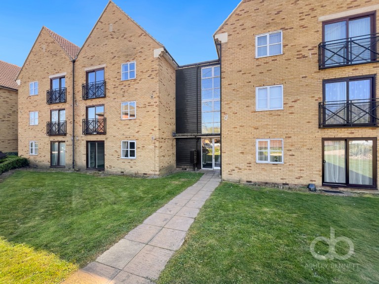 View Full Details for Nightingale Court, Fleming Road, Chafford Hundred, Grays, Essex, RM16 6DD