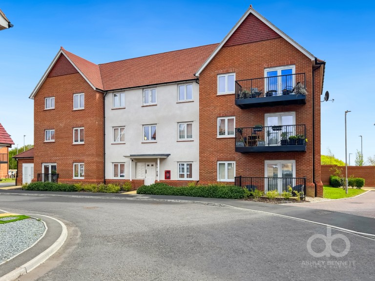 View Full Details for Swan Grove, Langdon Hills, Basildon, Essex, SS16 5PS